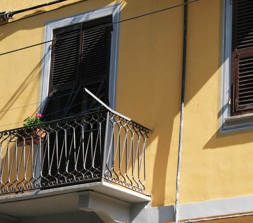 T T House Villa Специя Екстериор снимка